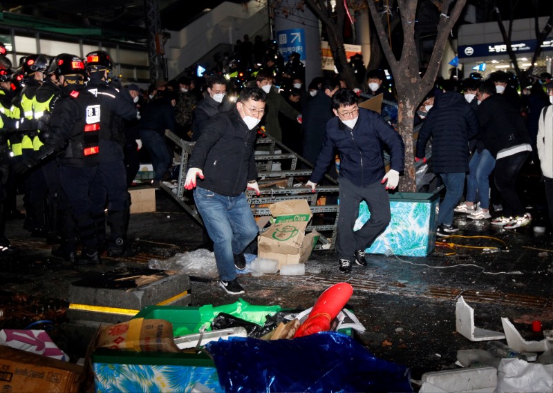2월 21일 진행된 노량진역 불법노점 행정대집행 사진(2).JPG